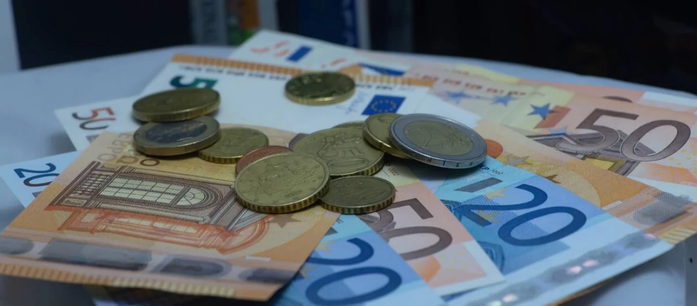Πιστώθηκαν τα αναδρομικά σε 235.000 συνταξιούχους - Δείτε αναλυτικά τα ποσά
